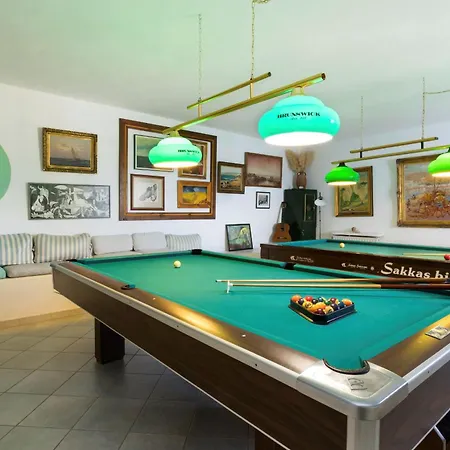 Martineli - A Beachfront Estate * Drios