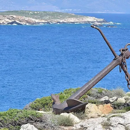 Martineli - A Beachfront Estate Villa Drios