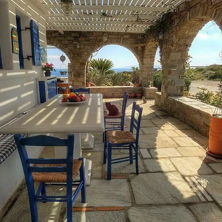 Martineli - A Beachfront Estate Villa Drios