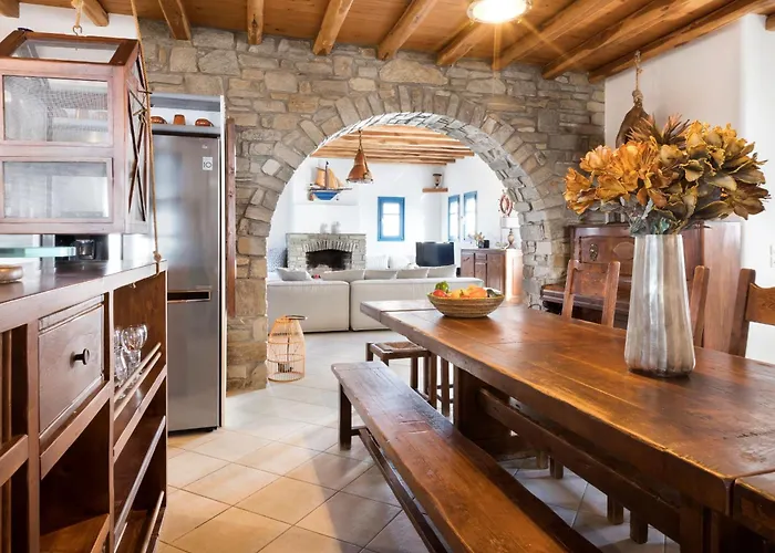 Martineli - A Beachfront Estate Βίλα