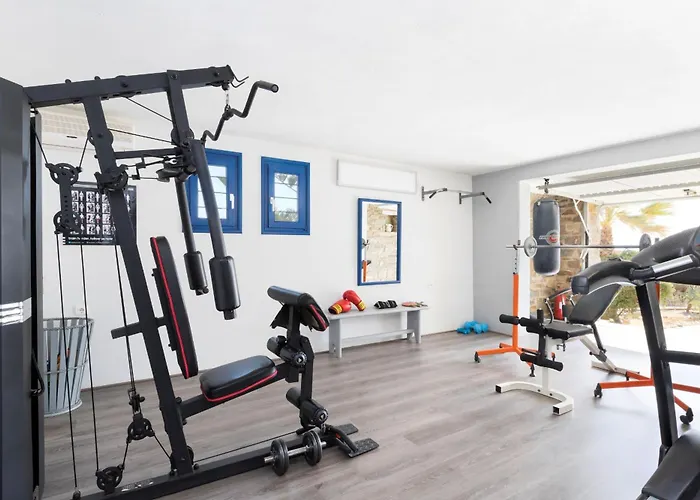 Βίλα Martineli - A Beachfront Estate *