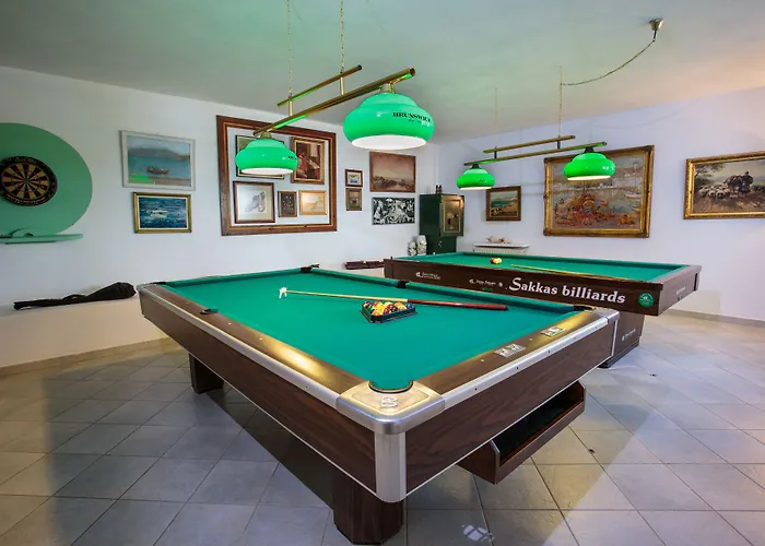 Martineli - A Beachfront Estate Βίλα