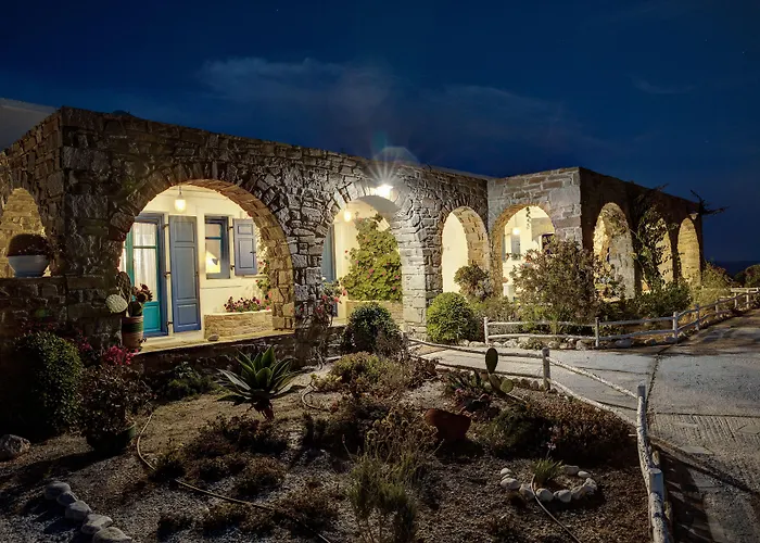 Βίλα Martineli - A Beachfront Estate *