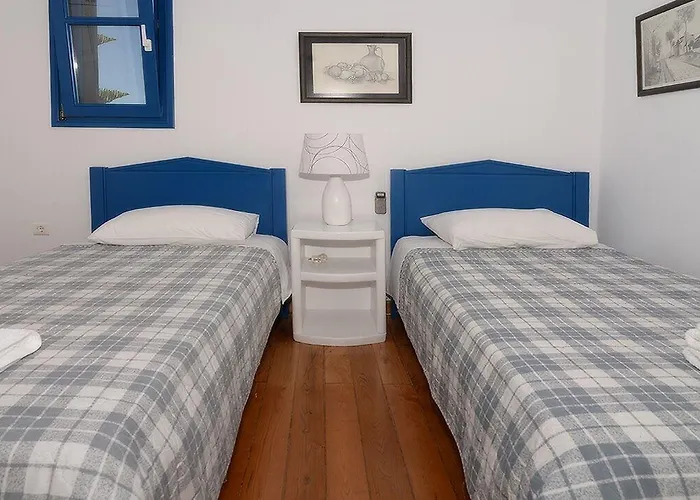 Martineli - A Beachfront Estate Βίλα