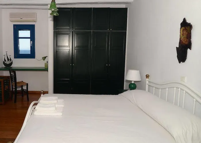 Martineli - A Beachfront Estate Βίλα