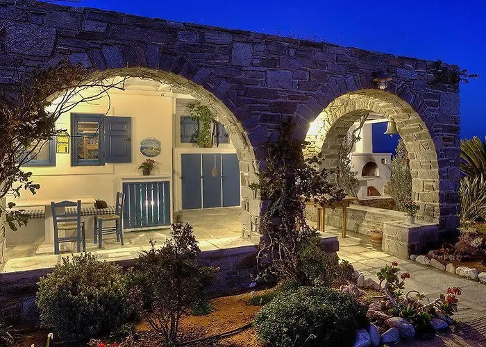 Βίλα Martineli - A Beachfront Estate *