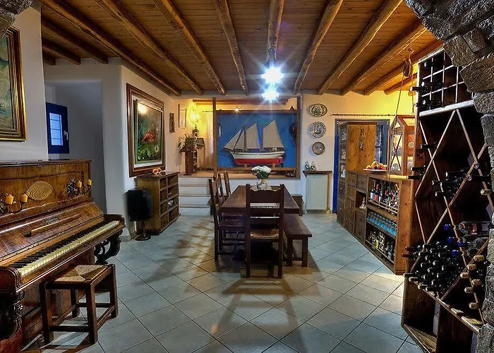 Martineli - A Beachfront Estate Βίλα *